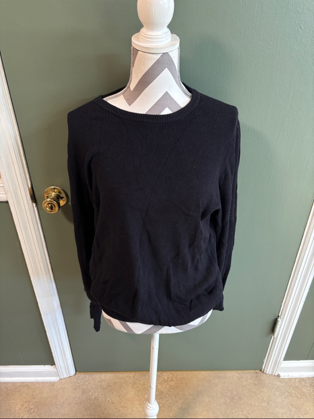 EVRI Black Crewneck Sweater